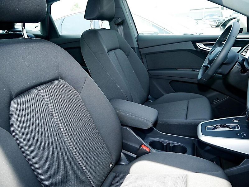 Audi Q4 e-tron Sportback 40 Keyless LED 3zon - fotka 8 z 10