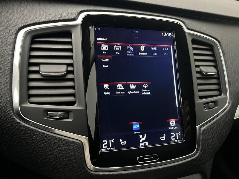 Volvo XC90 D5 AWD MOMENTUM CZ - fotka 27 z 33