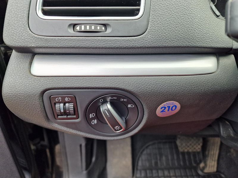 Volkswagen Sharan 2,0TDI 110KW KAMERA TAŽNÉ ZAŘ. - fotka 18 z 20