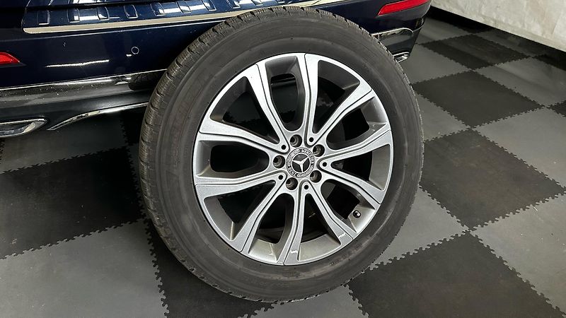 Mercedes-Benz GLE 250D / 4.MATIC / DVĚ SADY KOL - fotka 45 z 46