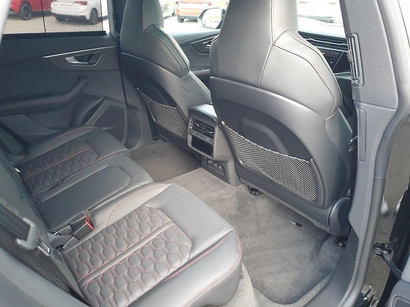 Audi RS Q8 (2023) TFSI 441 KW QUATTRO - fotka 16 z 28