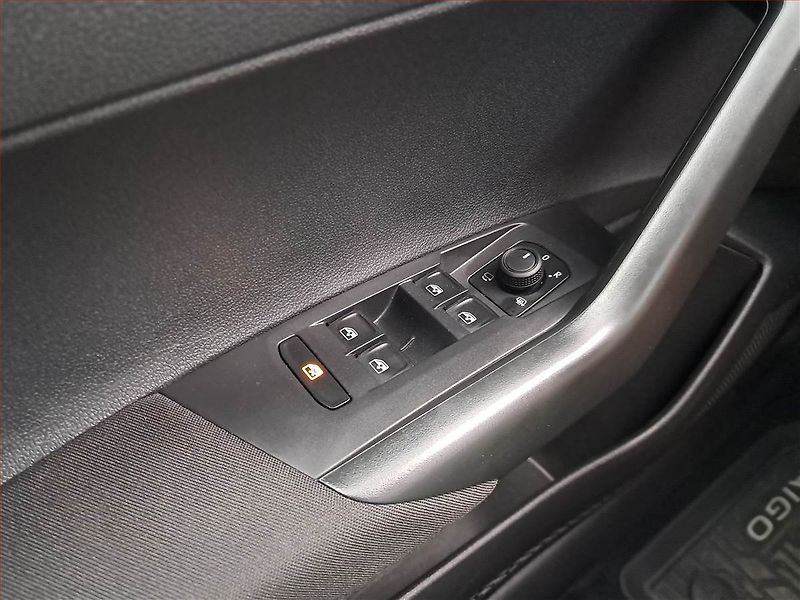 Volkswagen Taigo (2025) 1.0 TSI - fotka 16 z 17