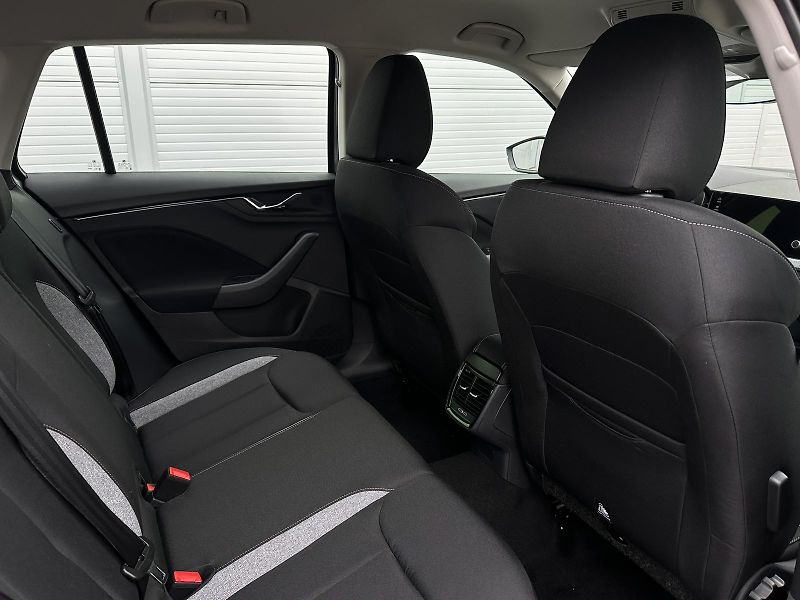 Škoda Kamiq 1.0TSi 116PS Selection 2Z.KLIM - fotka 34 z 37