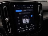 Volvo XC40 B4 AWD ULTIMATE CZ - náhled 43