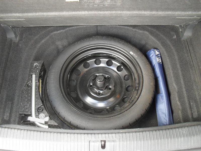 Volkswagen Golf Sportsvan 1,6 TDI ALU ESP PDC REZERVACE! - fotka 18 z 35