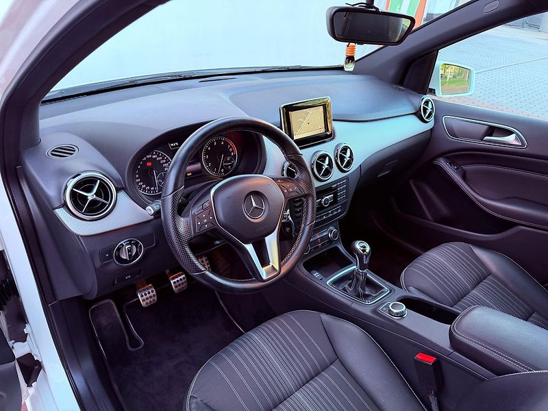 Mercedes-Benz Třídy B 180 Avantgarde 90 kW - fotka 15 z 27