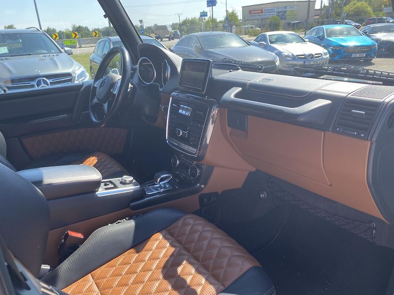 Mercedes-Benz Třídy G G 63 AMG DESIGNO - fotka 18 z 25