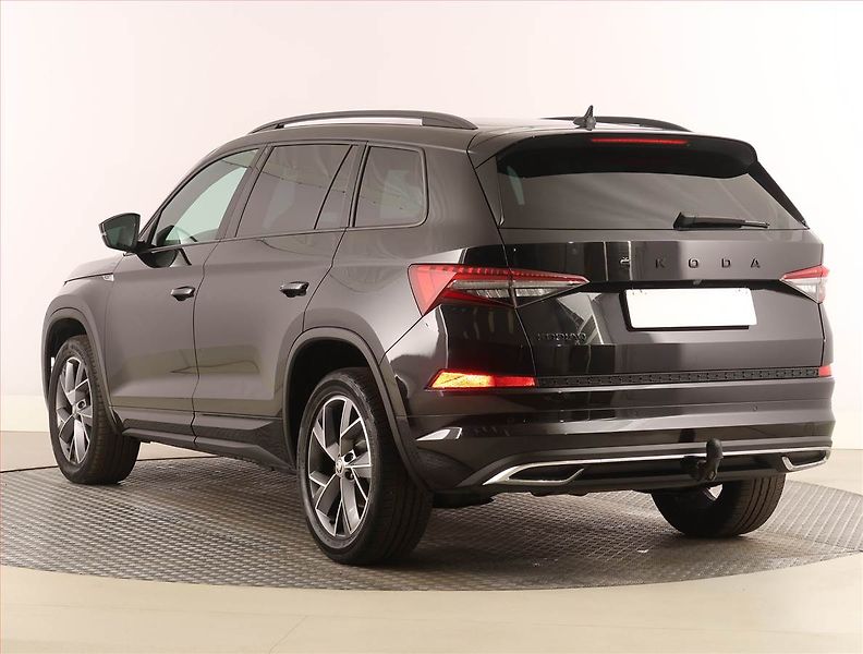 Škoda Kodiaq (2022) Sportline 1.5 TSI, digi klima - fotka 4 z 27