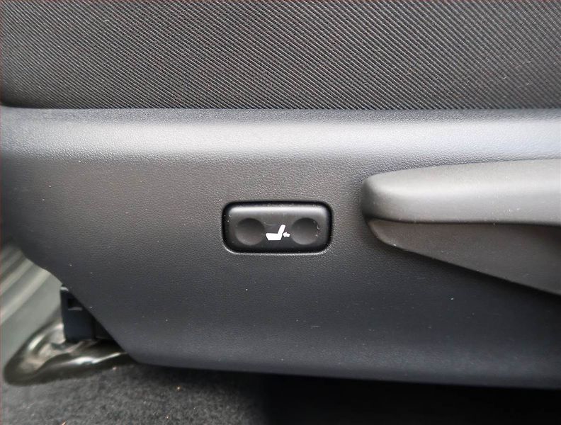 Toyota Auris (2016) 1.6 Valvematic, Serv.kniha - fotka 20 z 20