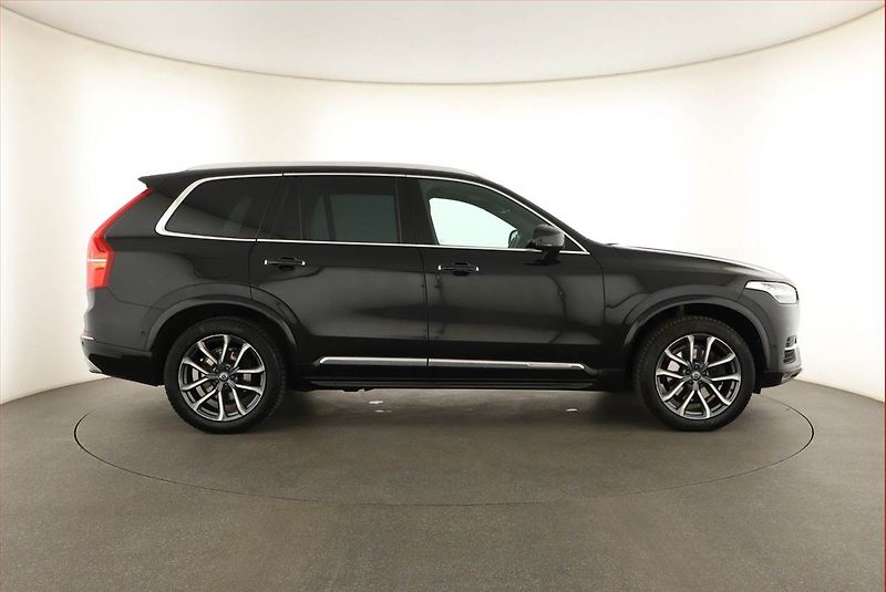 Volvo XC90 (2017) D5 AWD, 4X4, Automat - fotka 6 z 18