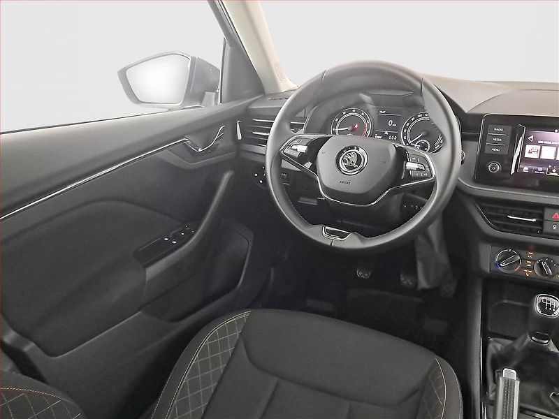 Škoda Kamiq (2023) Ambition 1.0 TSI - fotka 7 z 17