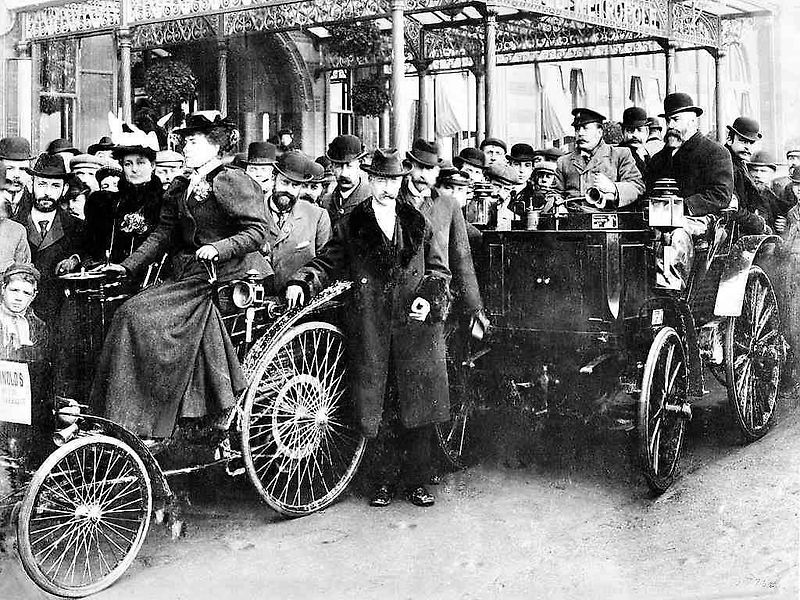Automobily v roce 1896.