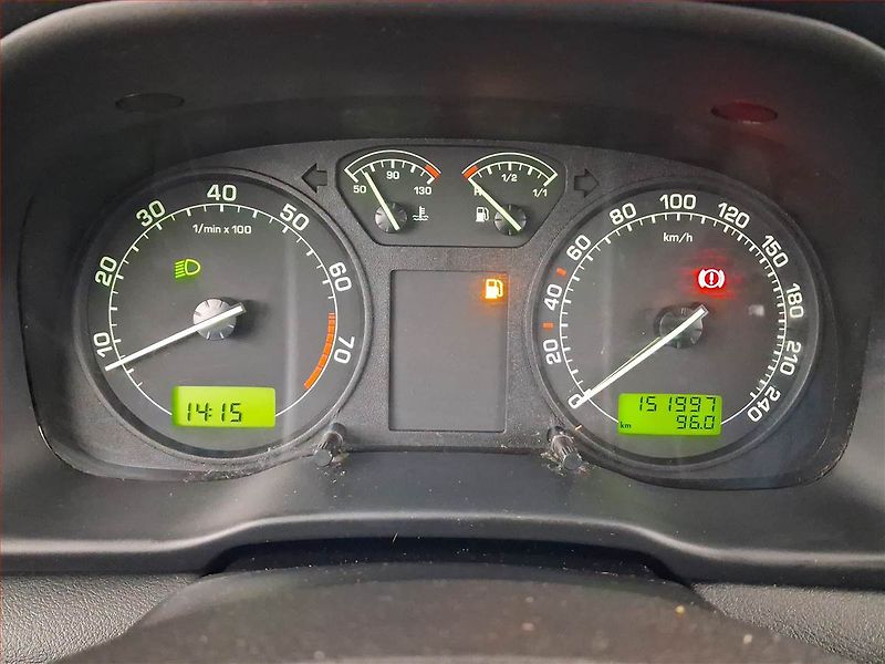 Škoda Octavia (2010) 1.6, nová STK, dobrý stav - fotka 11 z 18
