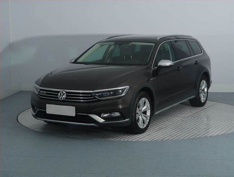 Volkswagen Passat (2017) 2.0 TDI, 4X4, Automat - fotka 2 z 14