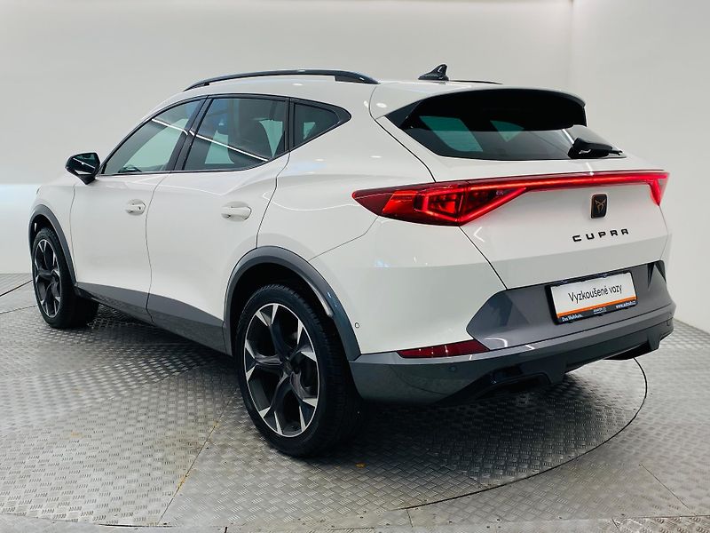 Cupra Formentor 1,5 1,5TSI 110kW DSG - fotka 21 z 23