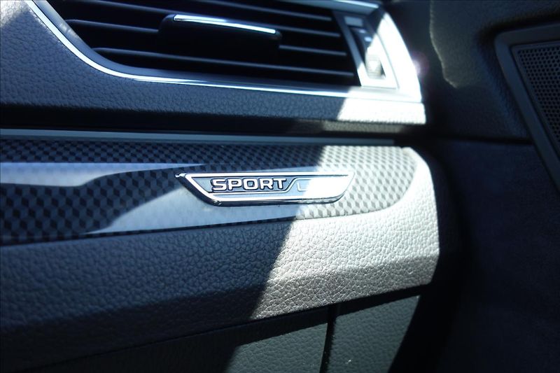 Škoda Superb 2,0 TDi,SERV.KN.,SPORTLINE,DSG - fotka 46 z 49