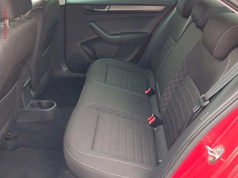 Škoda Rapid (2018) 1.0 TSi, ČR, Style, bixen - fotka 10 z 19