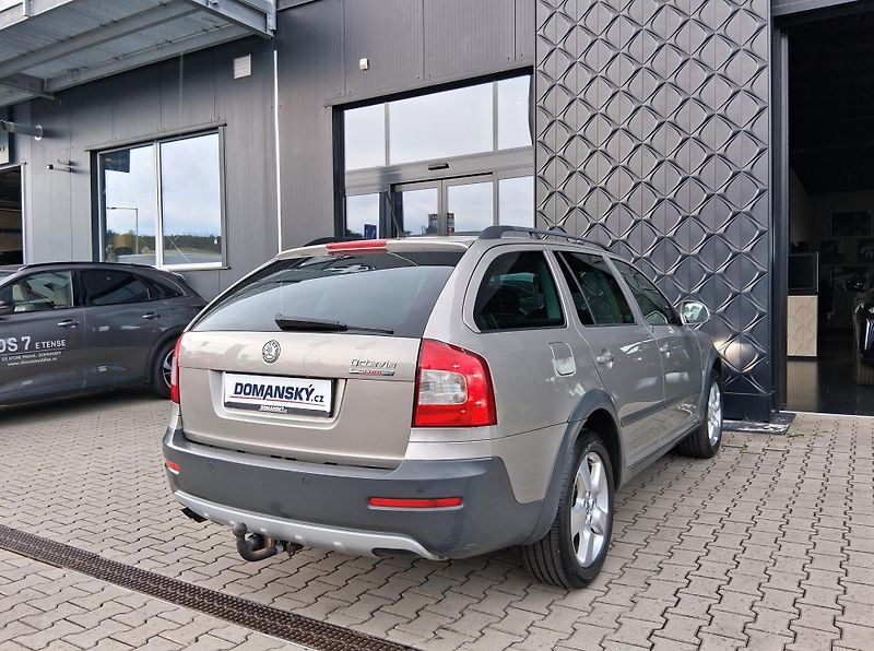 Škoda Octavia SCOUT 2.0 TDI 4x4 103 kW - fotka 3 z 20