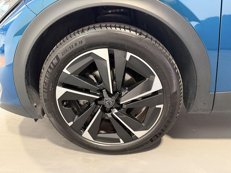 Peugeot 408 ALLURE 1.2 PureTech 130 S&S EA - fotka 17 z 17