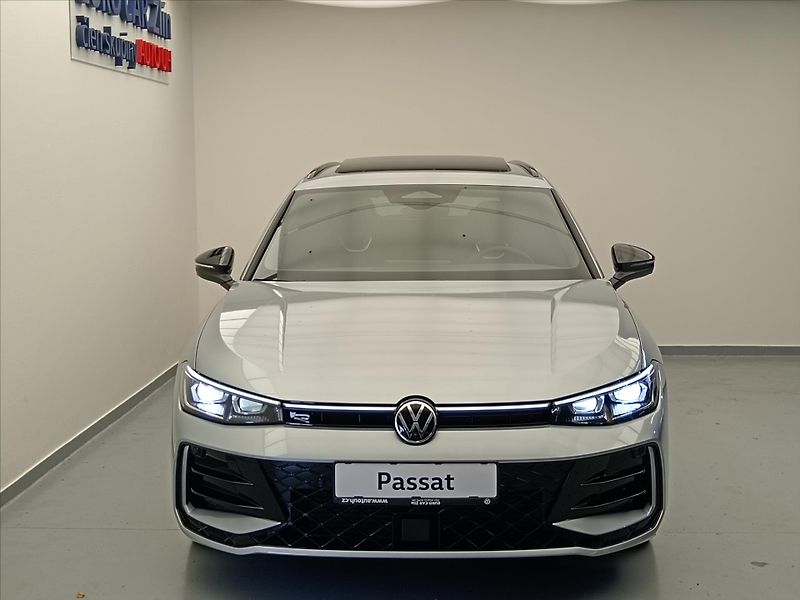 Volkswagen Passat 2,0 Rline People  TDI - fotka 2 z 19