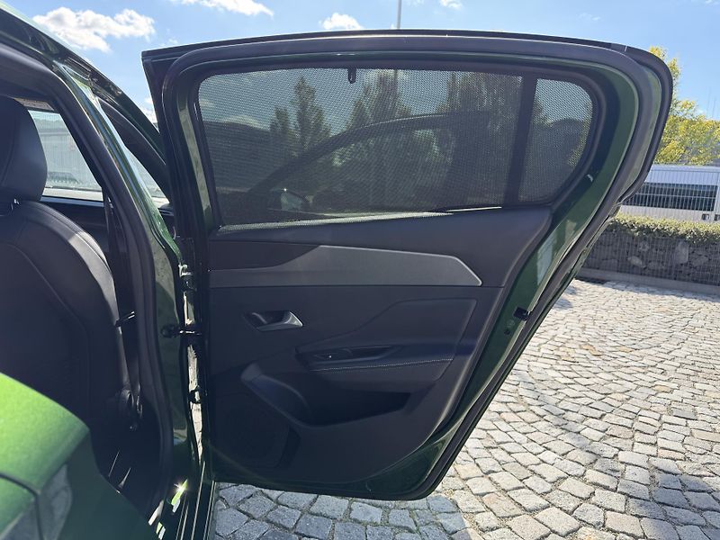 Peugeot 308 (2023) e-GT HYBRID 225  - fotka 28 z 29