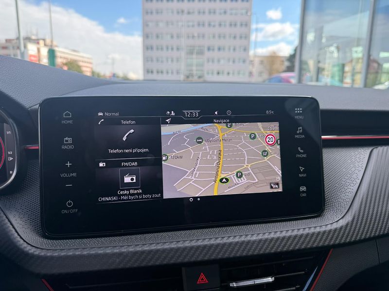 Škoda Kamiq Monte Carlo 1.5 TSI 110kw DSG - fotka 12 z 27