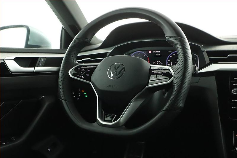 Volkswagen Arteon (2023) 2.0 TDI - fotka 8 z 20