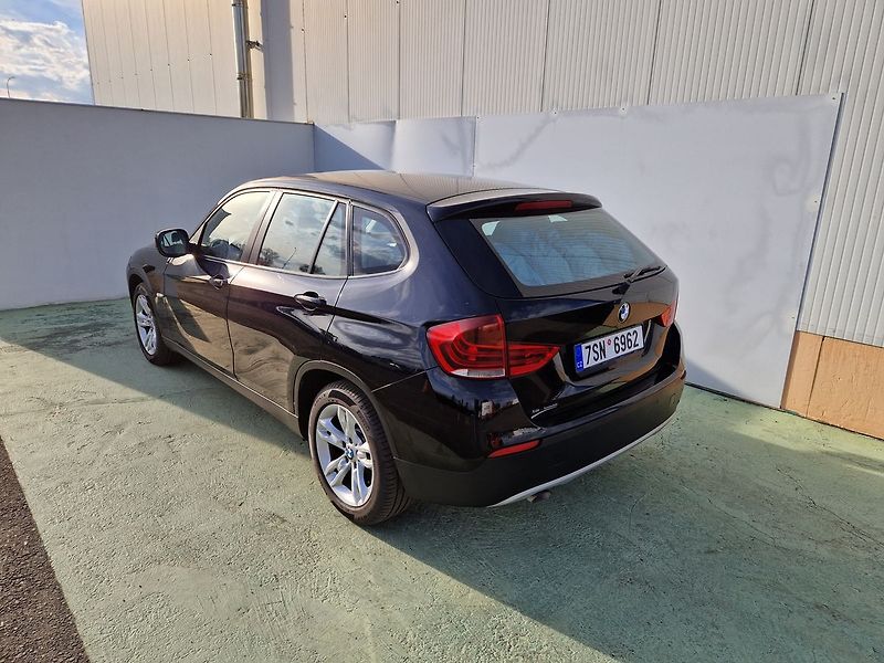 BMW X1 XDRIVE 18D - fotka 4 z 30