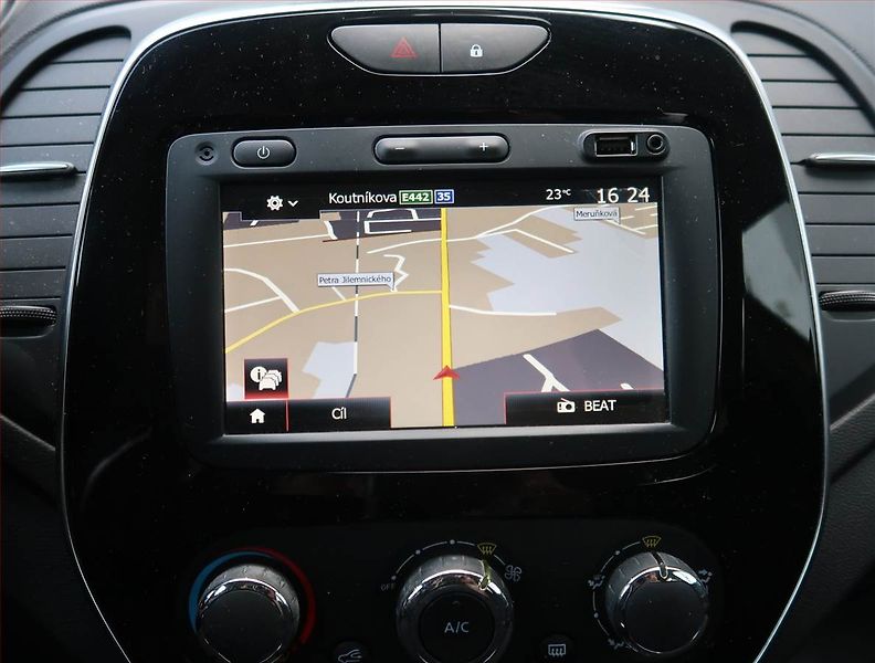 Renault Captur (2019) Limited 0.9 TCe, Serv.kniha - fotka 13 z 18