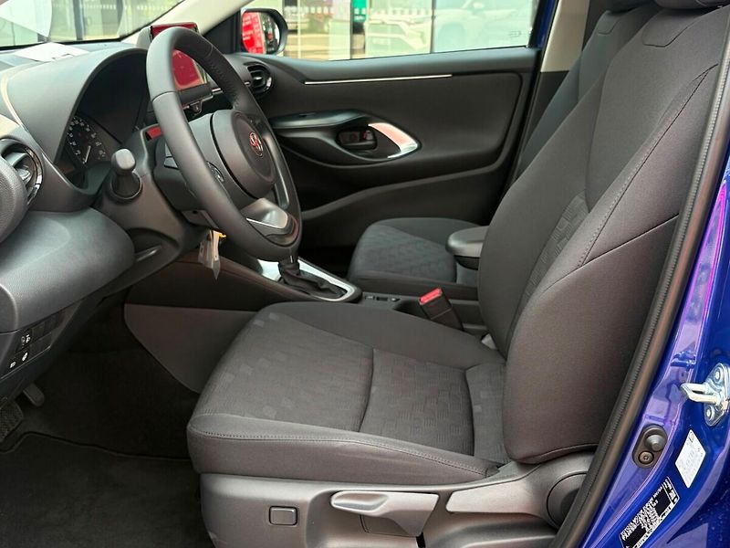 Toyota Yaris 1.5 Comfort business - fotka 7 z 17
