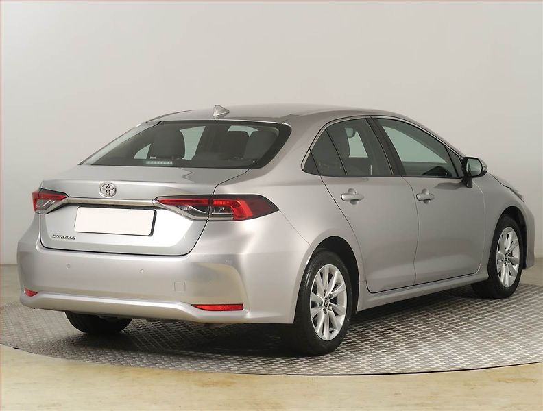 Toyota Corolla (2023) Comfort 1.5 VVT-i, ČR,1.maj - fotka 5 z 18