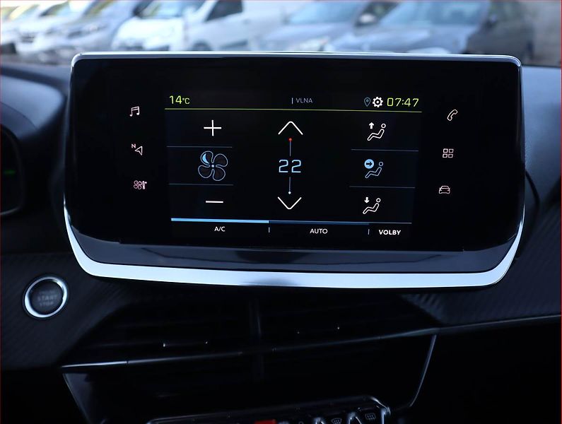 Peugeot 208 (2022) Allure 50 kWh, SoH 100% - fotka 16 z 23