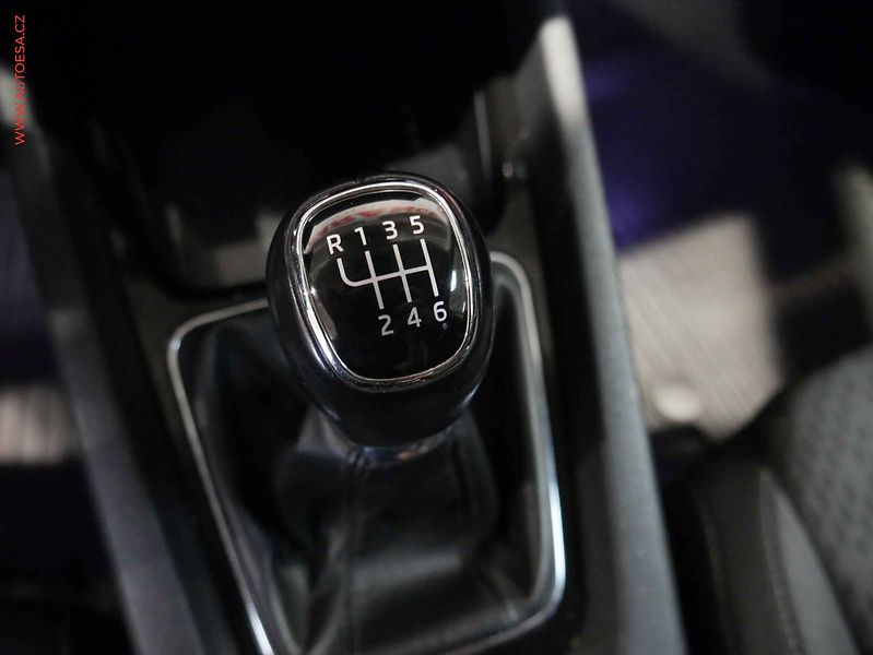 Škoda Octavia (2020) 2.0TDi, ČR, LED, park.čidla - fotka 24 z 27