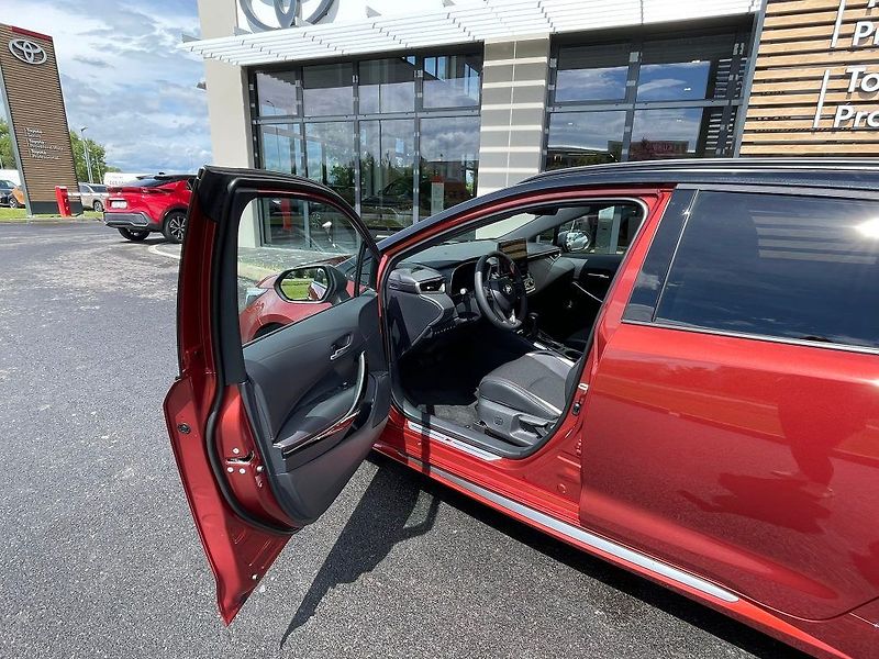 Toyota Corolla 2.0 Hybrid GR SPORT - fotka 16 z 28