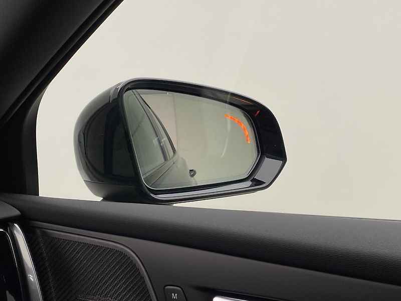 Volvo V60 (2026) B4 AUT DARK PLUS - fotka 31 z 57