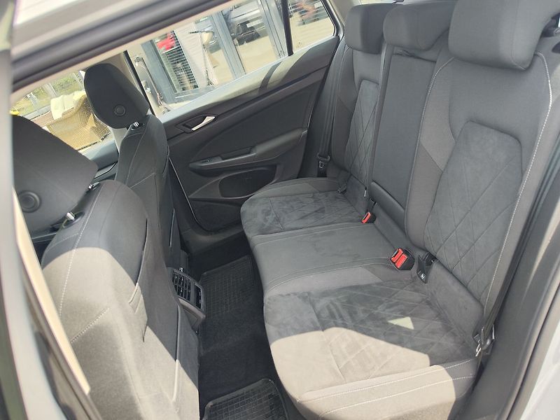 Volkswagen Golf 1.5 TSI/96kW Style - fotka 11 z 29