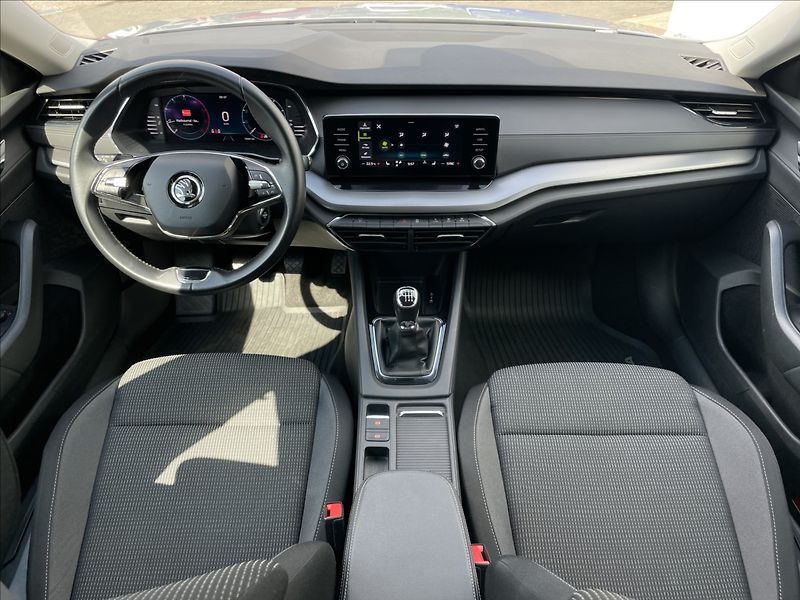 Škoda Octavia 2,0 TDI Combi Ambition Plus - fotka 6 z 22