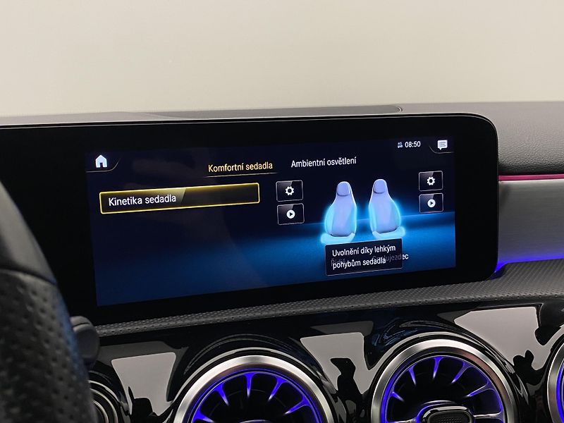Mercedes-Benz Třídy A A200 AMG 120kW AUT - fotka 40 z 51