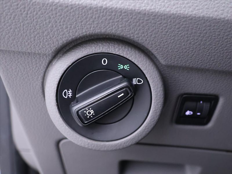 Volkswagen Transporter 2,0 TDI 110kW DSG 9-Míst CZ DP - fotka 16 z 31