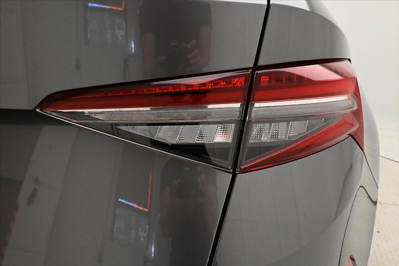 Škoda Kodiaq 1,5 TSI 110 kW SportLine Záruk - fotka 29 z 30