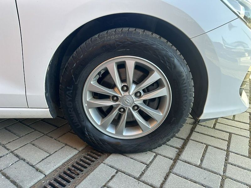 Hyundai i30 1.6 CRDi 85kW serviska - fotka 25 z 25