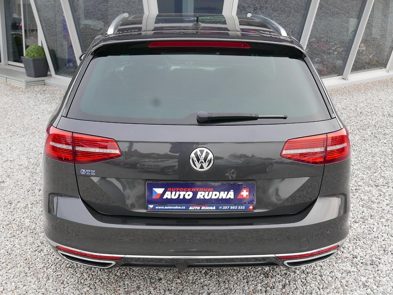 Volkswagen Passat 1,4 TSI GTE REZERVACE - fotka 12 z 44
