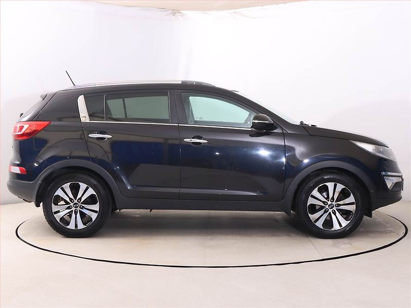 Kia Sportage (2012) 2.0 CRDi, Navi, Tempomat - fotka 6 z 17