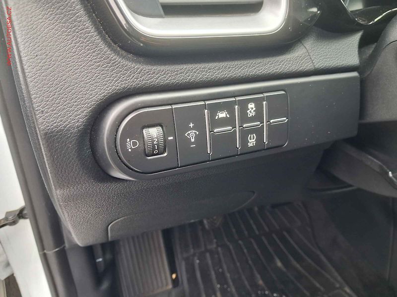 Kia XCeed (2020) 1.6 CRDi, ČR, TZ, LED, navi - fotka 14 z 20