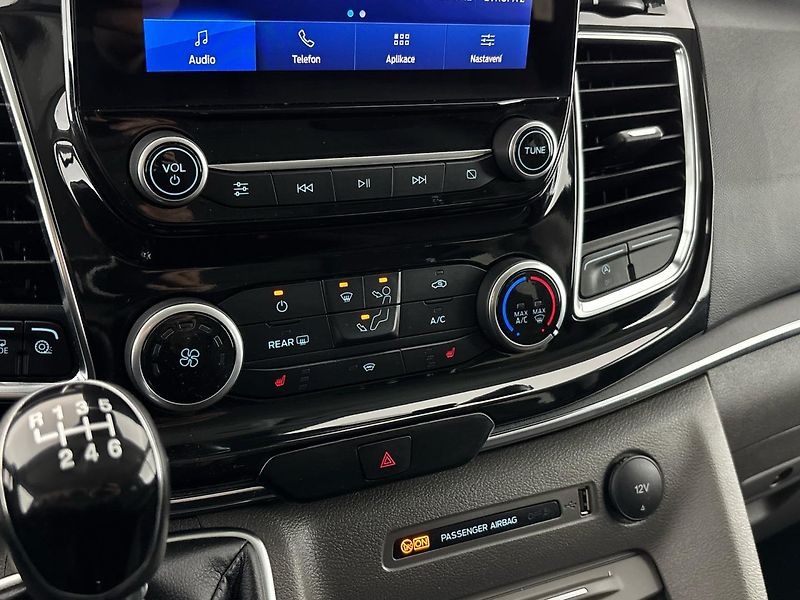 Ford Tourneo Custom TitaniumL2 - fotka 19 z 27