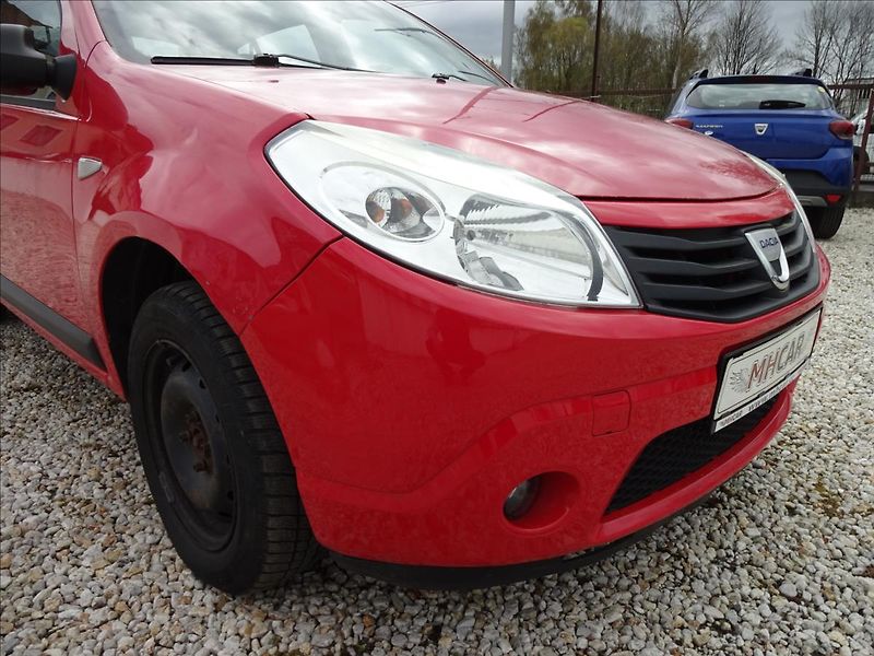 Dacia Sandero 1,4i 55kW - fotka 11 z 39