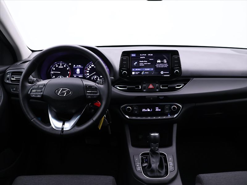 Hyundai i30 1,0 T-GDI 88kW DCT Smart CZ - fotka 24 z 32