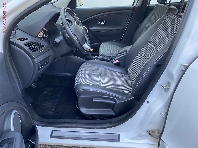 Renault Fluence (2012) 1.6 16V, AAC, tempo - fotka 9 z 16