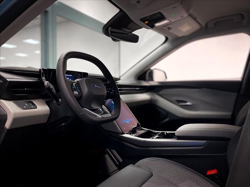 Ford Explorer (2024) 0,1 79 kWh AWD - fotka 5 z 17