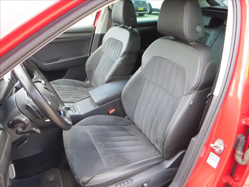 Škoda Superb 2,0 TDI 147kW 4x4 Style DSG ČR - fotka 15 z 29